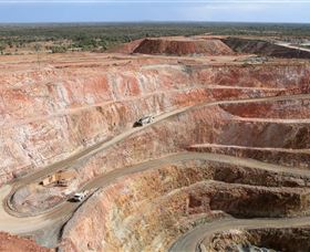 Fort Bourke Hill Lookout And Open Cut Mine - South Australia Travel 0