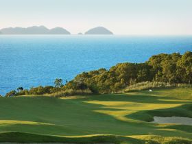 Hamilton Island Golf Club - South Australia Travel 1