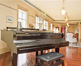 Barcaldine House - South Australia Travel 6