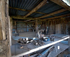 Headlie Taylor Header And Blacksmiths Shop - South Australia Travel 2