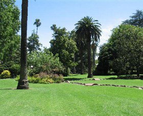 Albury Botanic Gardens - South Australia Travel 8