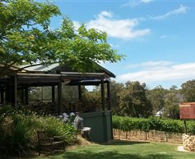 Fairbrossen Estate - South Australia Travel 0