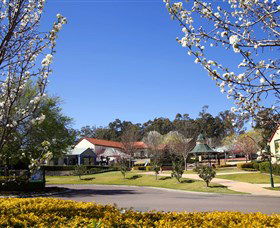 Hunter Valley Gardens Shopping Village - South Australia Travel 0