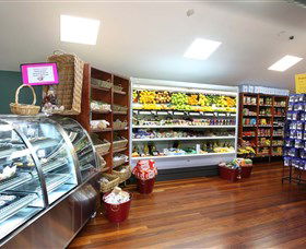 Hunter Valley Gardens Shopping Village - South Australia Travel 3