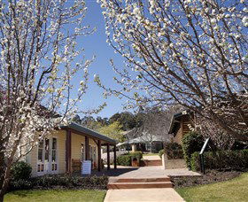 Hunter Valley Gardens Shopping Village - South Australia Travel 2
