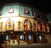 Draculas Cabaret Restaurant - South Australia Travel