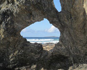 Glasshouse Rocks And Pillow Lava - South Australia Travel 0
