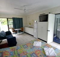 Tropical Palms Inn - South Australia Travel
