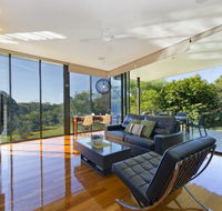 Glass On Glasshouse - South Australia Travel