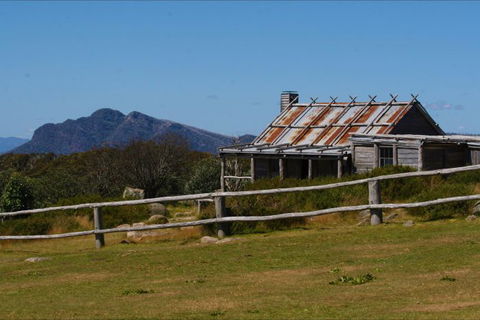 Australis 4WD Adventures - South Australia Travel 4