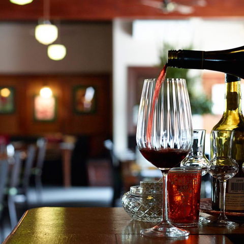 Farmers Arms Hotel & Art Suites Daylesford - South Australia Travel 2