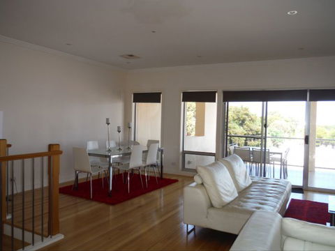 Avalon A - South Australia Travel 0