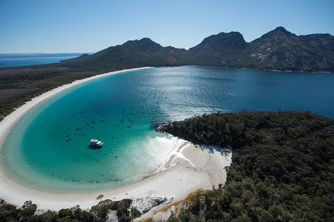 Wineglass Bay Cruise From Coles Bay - South Australia Travel 2