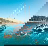 2 night Whitsunday Islands Cruise on Atlantic Clipper from Airlie Beach - South Australia Travel