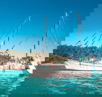 2 night Whitsunday Islands Cruise on New Horizon from Airlie Beach - South Australia Travel