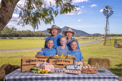 Mackay Aussie Farm & Drinks Tour - South Australia Travel 0