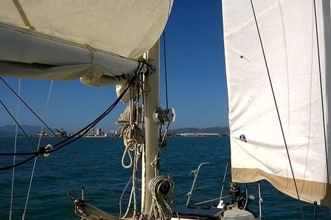 Townsville Lunchtime Sailing Cruise Boat Tour - South Australia Travel 4