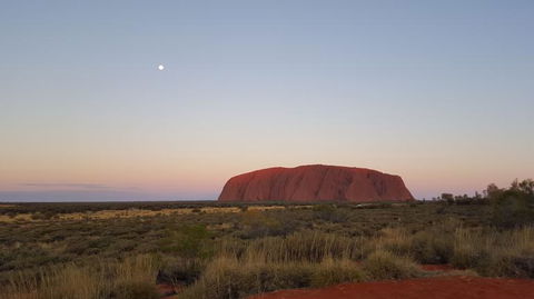 Uluru (Ayers Rock) Sunset With Outback Barbecue Dinner And Star Tour - South Australia Travel 2