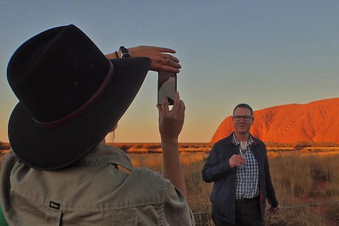Small Group Uluru Sunset Viewing Tour - South Australia Travel 3