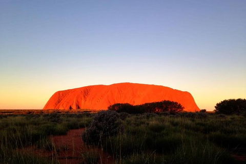 Small Group Uluru Sunset Viewing Tour - South Australia Travel 1