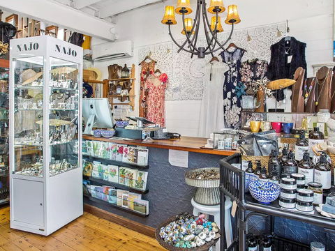 Bombo Clothing Co And The Bombo Gallery - South Australia Travel 0