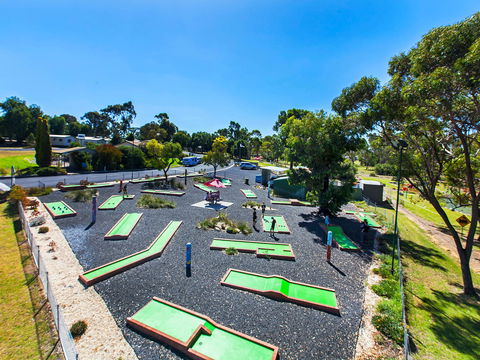 Naracoorte Mini Golf - South Australia Travel 1