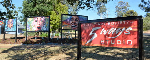 Tumut Art Society 5Ways Gallery - South Australia Travel 0