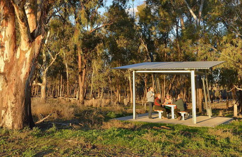 Turkey Flat Picnic Area And Bird Hide - South Australia Travel 0