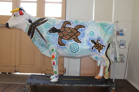 Daisy The Decorated Dairy Cow - South Australia Travel 1