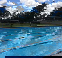 Binalong Memorial Swimming Pool - South Australia Travel