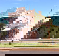 Old Gentleman's Club - South Australia Travel