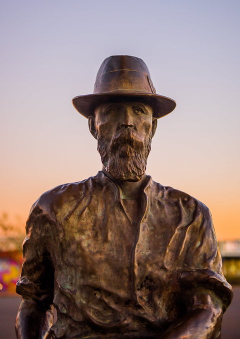 Paddy Hannan's Statue - South Australia Travel 0