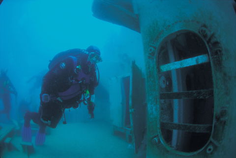 Ex HMAS Hobart Dive Site - South Australia Travel 2