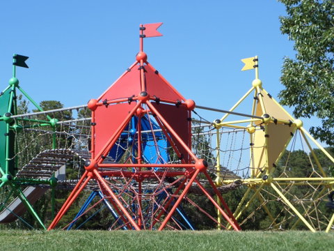 Fadden Pines Playground - South Australia Travel 0