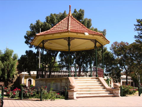 Gladstone Square - South Australia Travel 0