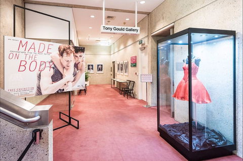 Tony Gould Gallery - South Australia Travel 1