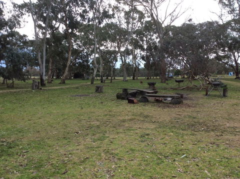 Black Cockatoo Bush Camp - South Australia Travel 1