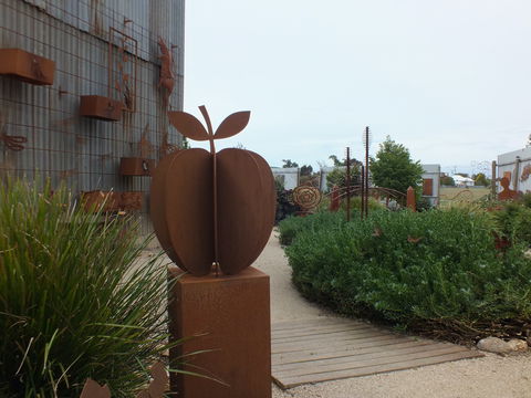 Overwrought Sculpture Garden And Gallery - South Australia Travel 1