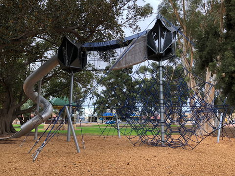 Walk In The Trees, Kadina - South Australia Travel 0