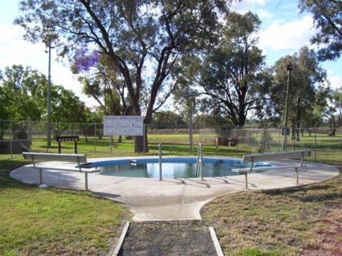 Walgett Artesian Bore Baths - South Australia Travel 1