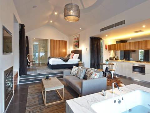 Hepburn Bathhouse & Spa - South Australia Travel 1
