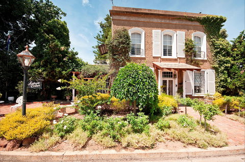 Two-Foot Heritage Walk - South Australia Travel 0