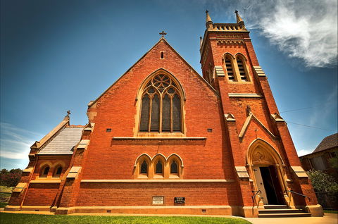 Two-Foot Heritage Walk - South Australia Travel 1