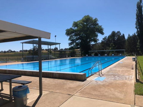 Molong Swimming Pool - South Australia Travel 0