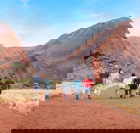 Explore Uluru 7 Hours Guide Tour at Sunrise with Light Breakfast - South Australia Travel