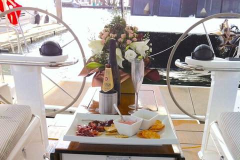 Sailing Curlew Escape On Moreton Bay - South Australia Travel 1