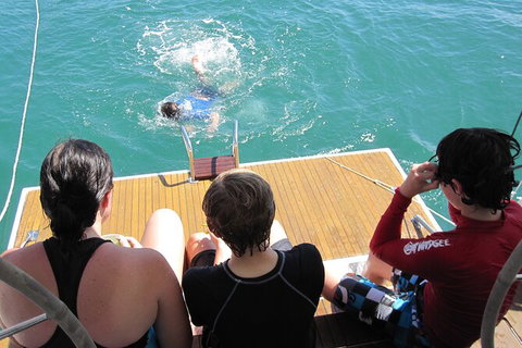 Sailing Curlew Escape On Moreton Bay - South Australia Travel 12