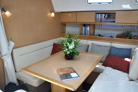 Sailing Curlew Escape On Moreton Bay - South Australia Travel 14