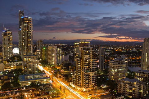 Gold Coast Airport Transfers : Airport OOL To Gold Coast City In Luxury Car - South Australia Travel 5