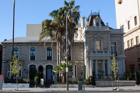 Adelaide Airport Transfers : Airport ADL To Adelaide City In Business Car - South Australia Travel 3